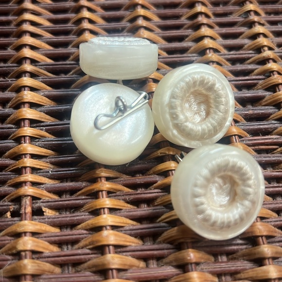 Vintage Buttons - Picture 5 of 6